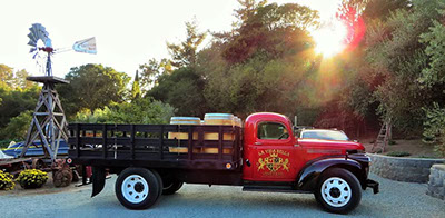La Vida Bella Vineyard Vintage Truck